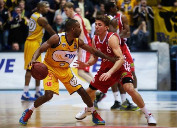 他的特点在 他的特点在