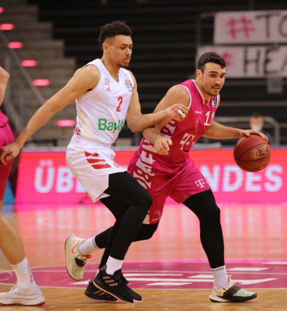 试边路突进 试边路突进