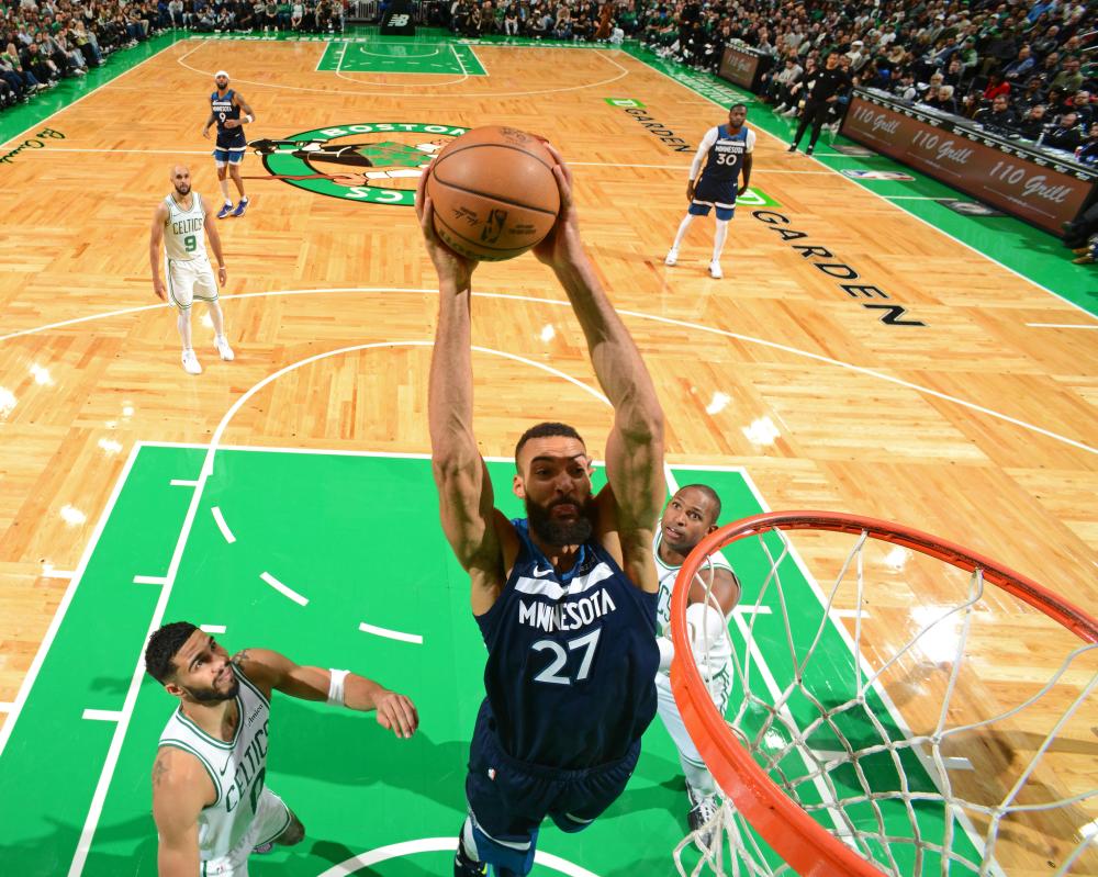 拿球时与队 拿球时与队