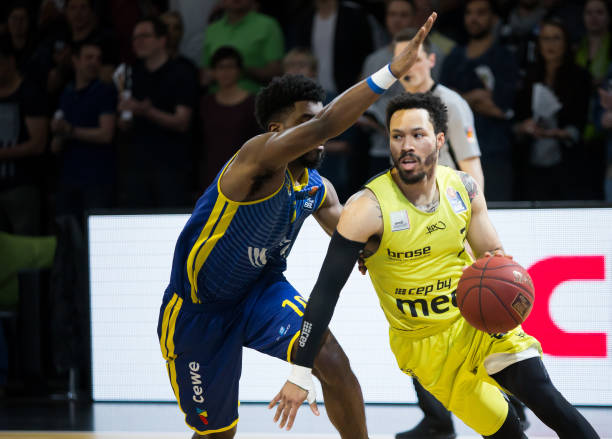 抗赛的严肃 抗赛的严肃