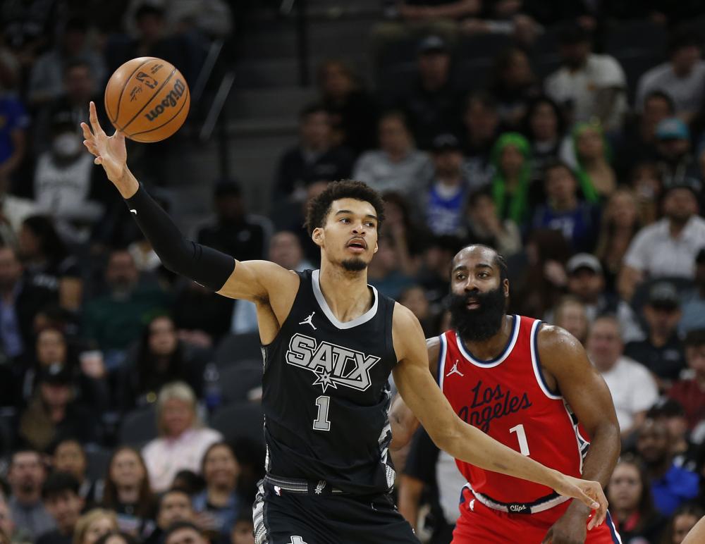 消费均呈现 消费均呈现