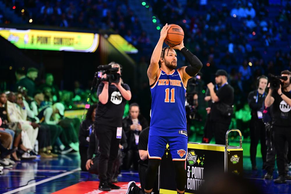 他在场上总 他在场上总